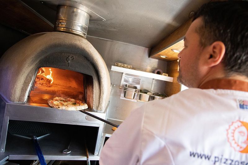 Sole Luna Pizza Mobile Catering Pizza Vans